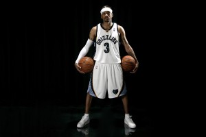 潘展乐破亚洲纪录，泳坛新星闪耀国际赛场