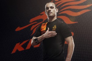 热那亚主场激战克雷莫内塞，卡尔博尼闪耀，马利诺夫斯基关键调度助主队险胜