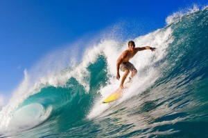 皇家马德里与巴塞罗那上演巅峰对决，西甲冠军悬念再起