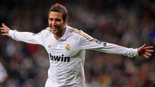 硬解能力诠释冠军底蕴！掘金高效两分雨击穿对手防线，命中率超六成展统治力