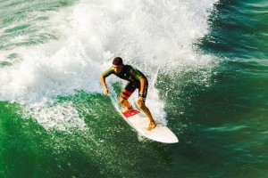 詹姆斯末节爆发率队逆转，湖人险胜勇士挺进西部决赛