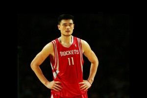 国家队出场世纪榜单揭晓，C罗223场独占鳌头，梅西魔笛紧随其后定义传奇