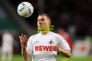 C罗梅开二度创纪录，葡萄牙3-0完胜瑞士晋级欧国联四强