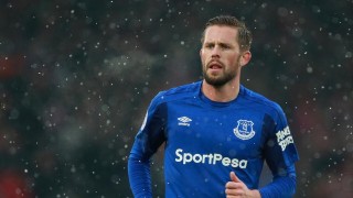 三狮军团战术革新，罗杰斯坐镇十号引领进攻，贝林厄姆角色调整引关注